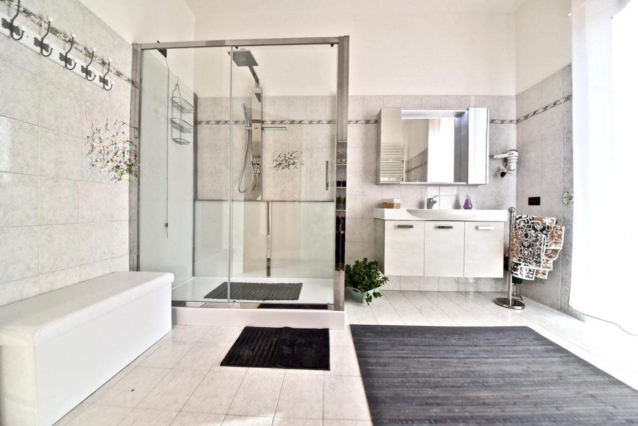Modern Apartment Halfway Between Milan And Como Cogliate エクステリア 写真